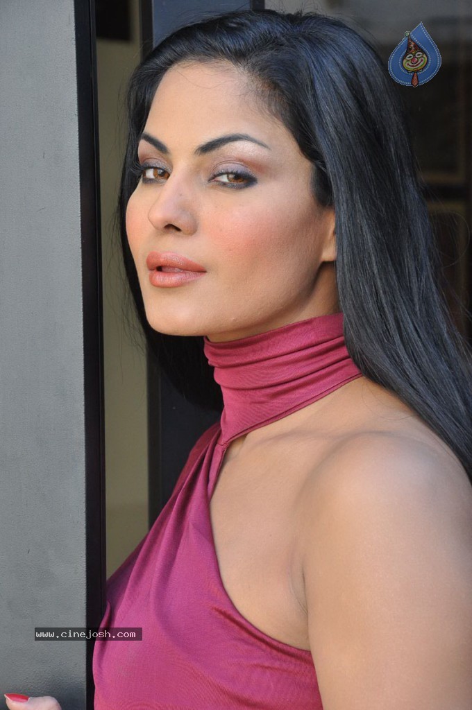 Veena Malik Latest Stills - 53 / 89 photos