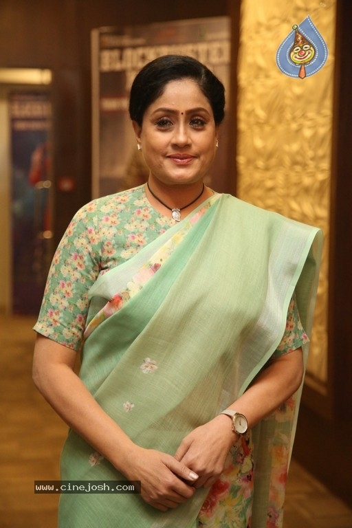 Vijayashanti Stllls - 6 / 12 photos
