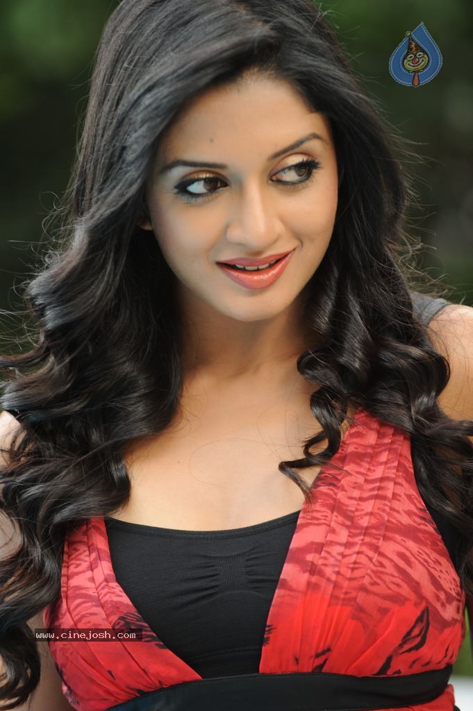 Vimala Raman High Resolution Photos - 9 / 70 photos