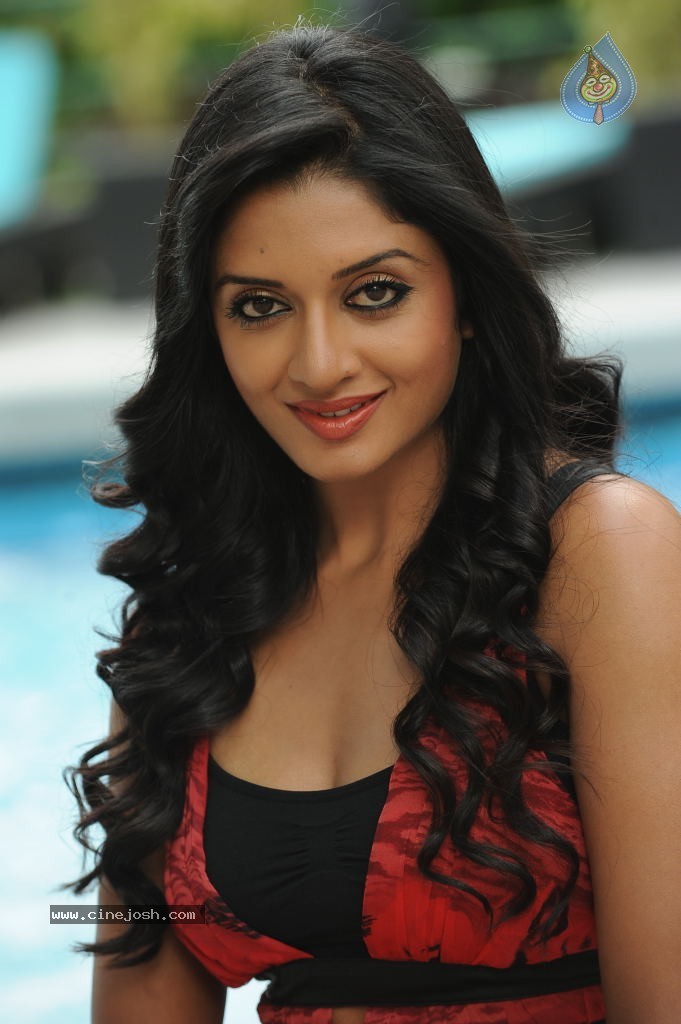 Vimala Raman High Resolution Photos - 14 / 70 photos