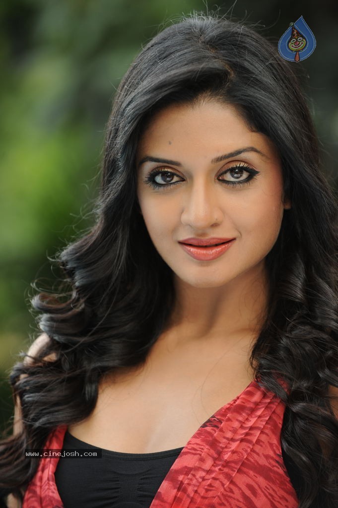 Vimala Raman High Resolution Photos - 38 / 70 photos