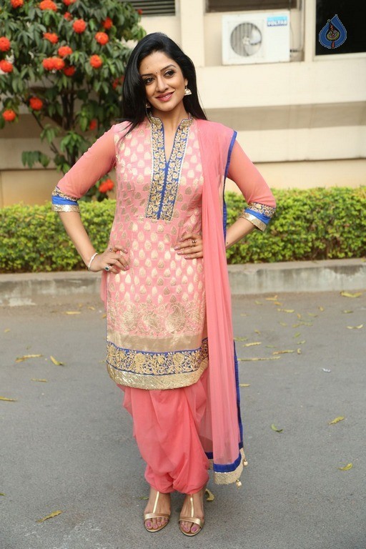 Vimala Raman Latest Gallery - 15 / 69 photos