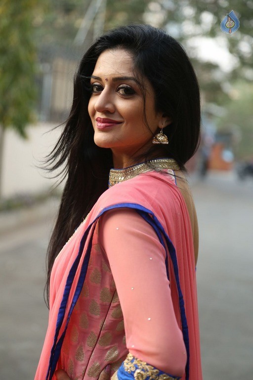 Vimala Raman Latest Gallery - 37 / 69 photos