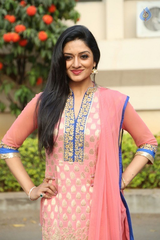 Vimala Raman Latest Gallery - 50 / 69 photos