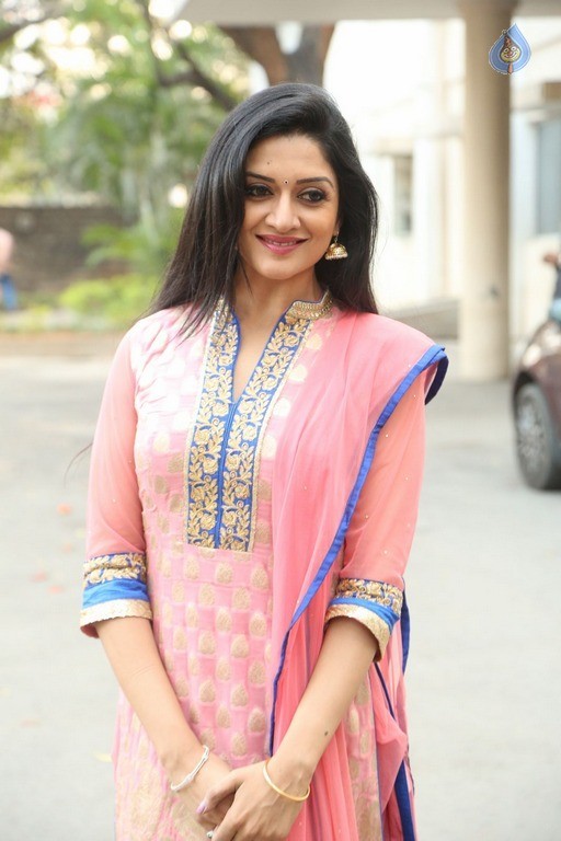 Vimala Raman Latest Gallery - 53 / 69 photos