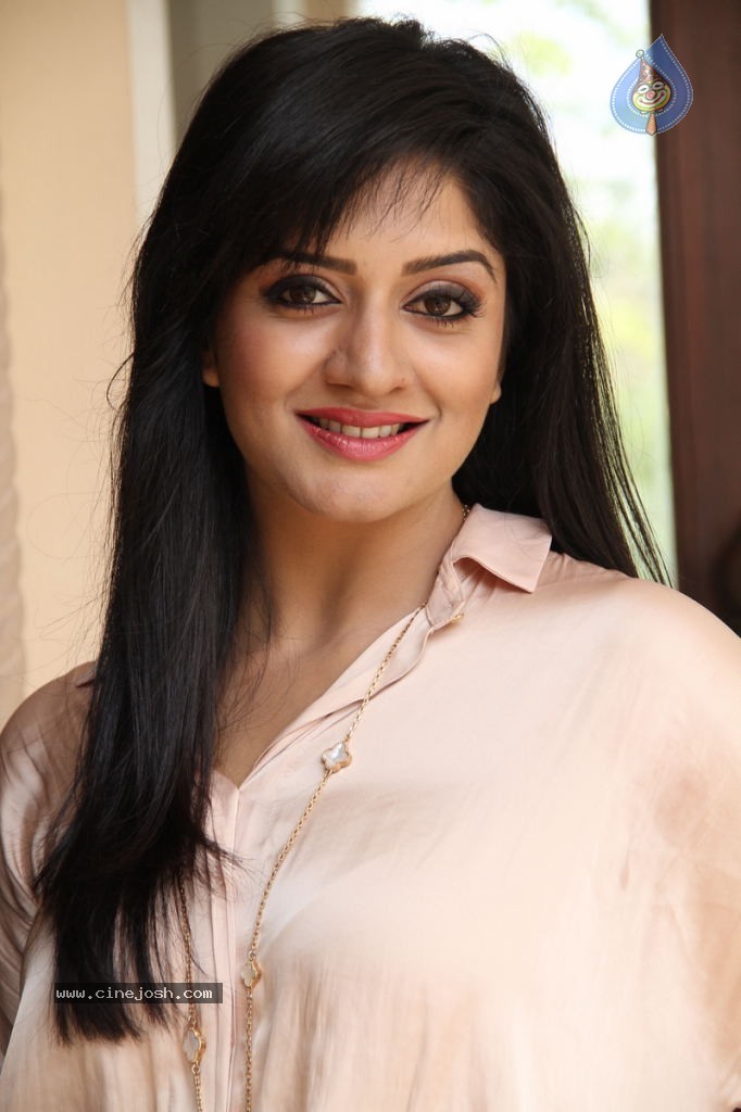 Vimala Raman Latest Photos - 22 / 107 photos