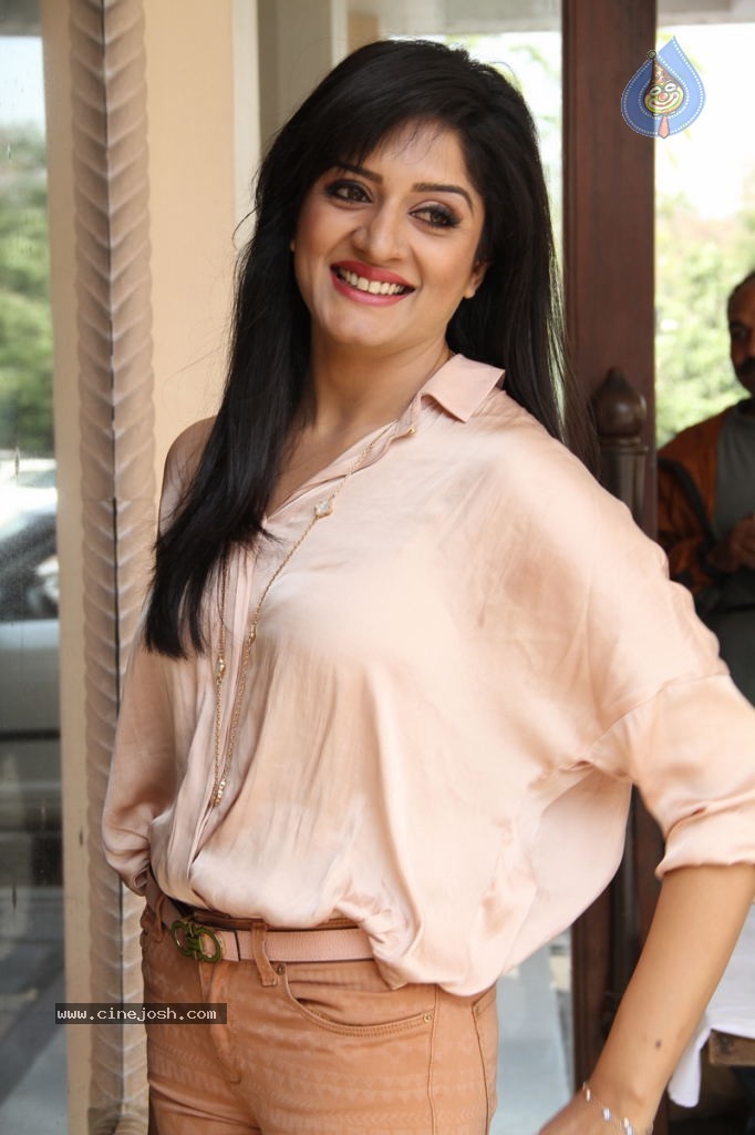 Vimala Raman Latest Photos - 44 / 107 photos