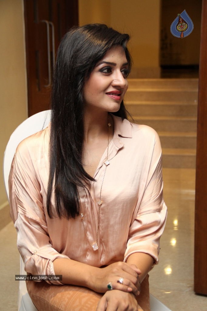 Vimala Raman Latest Photos - 51 / 107 photos