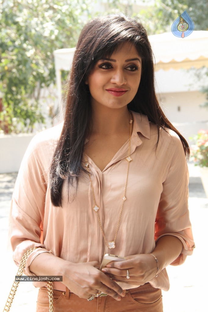 Vimala Raman Latest Photos - 56 / 107 photos
