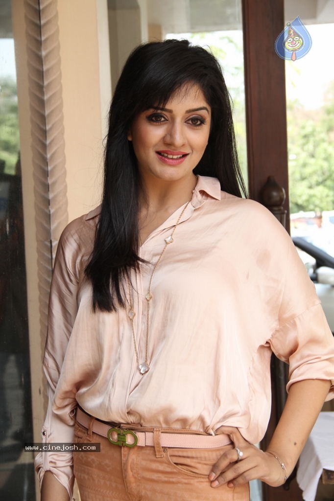 Vimala Raman Latest Photos - 73 / 107 photos