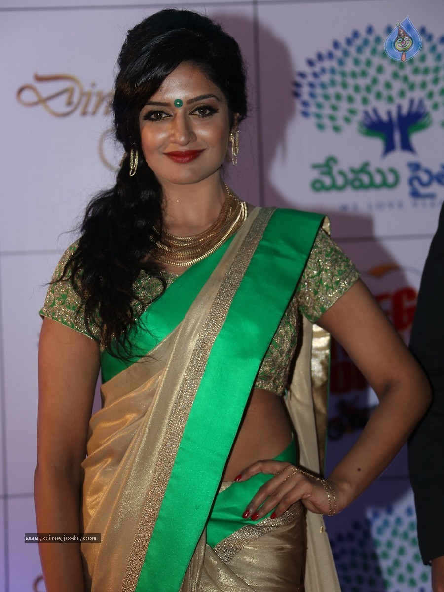 Vimala Raman New Stills - 6 / 60 photos