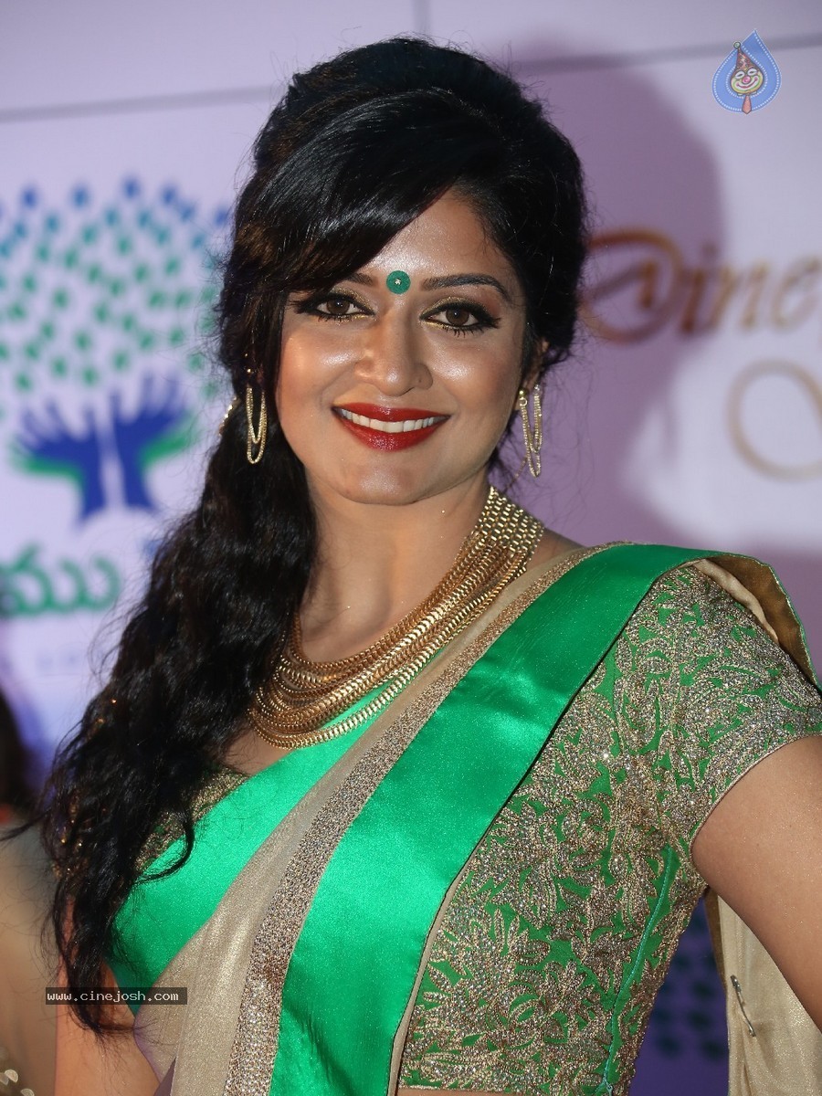 Vimala Raman New Stills - 9 / 60 photos