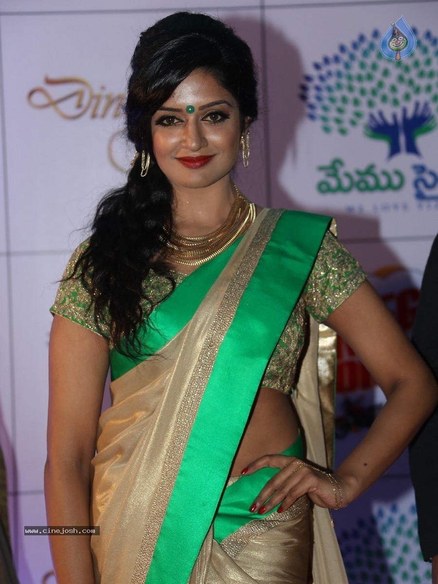 Vimala Raman New Stills - 12 / 60 photos