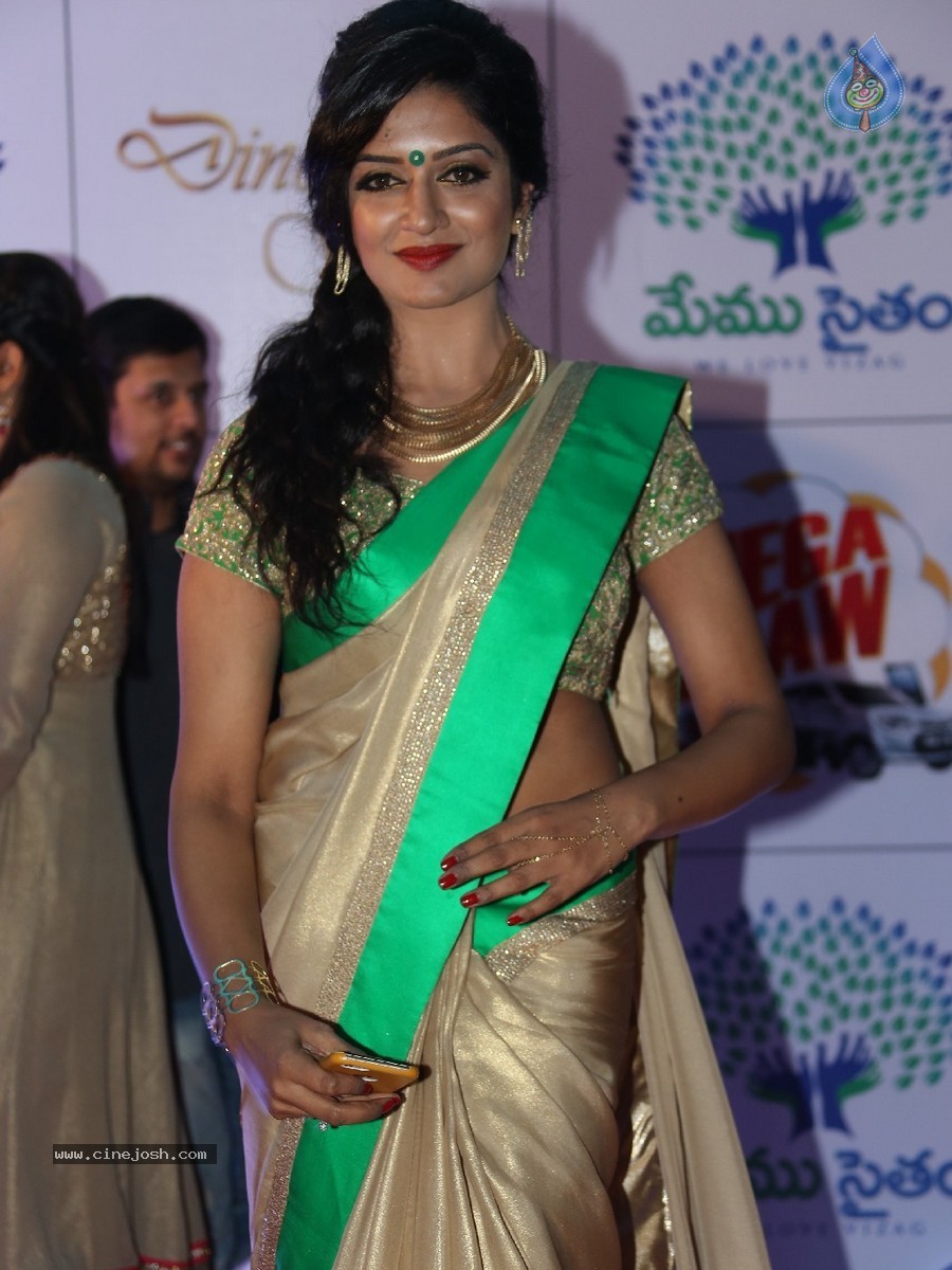 Vimala Raman New Stills - 14 / 60 photos