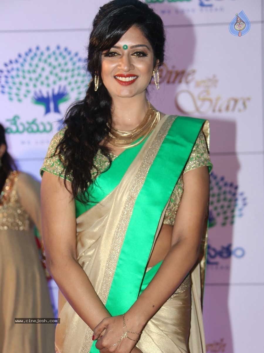 blog11: Vimala Raman Latest New Stills Gallery