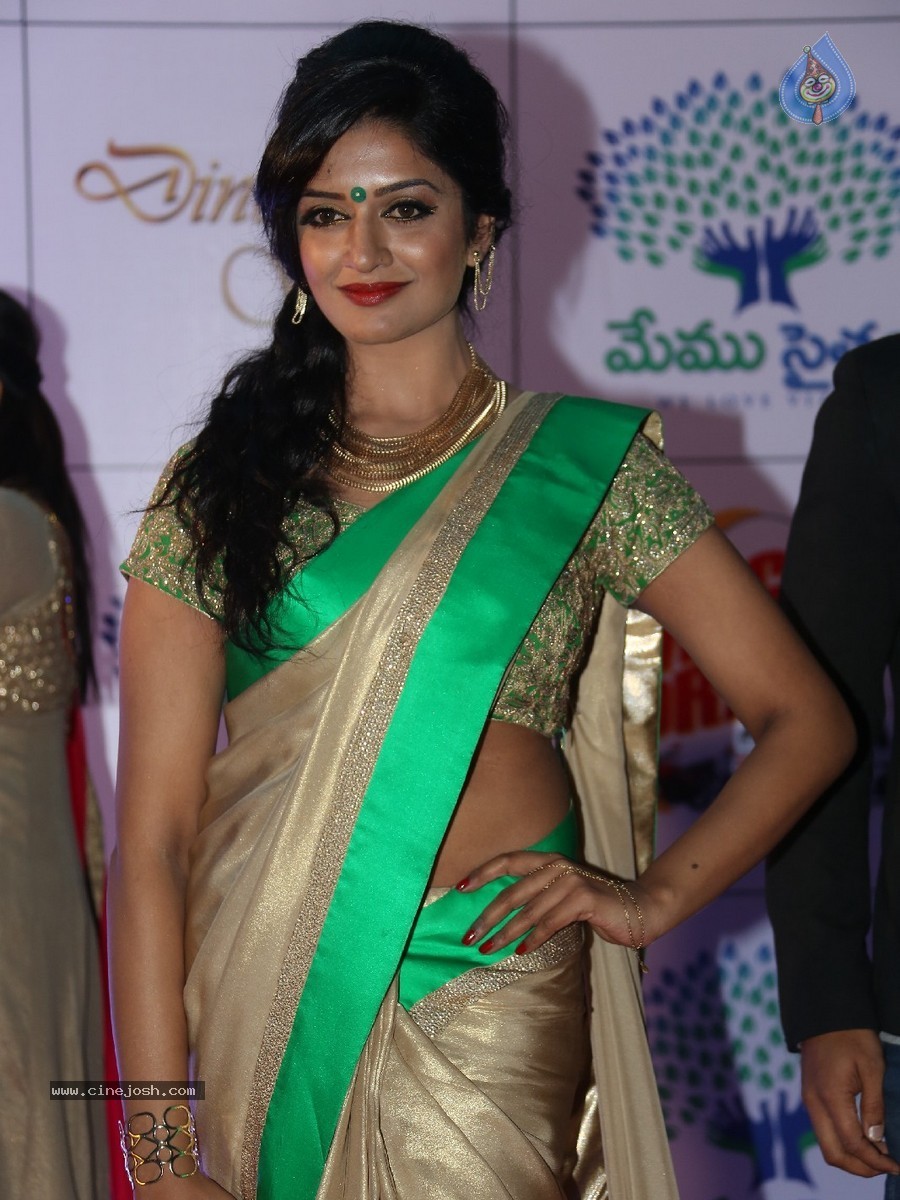 Vimala Raman New Stills - 29 / 60 photos
