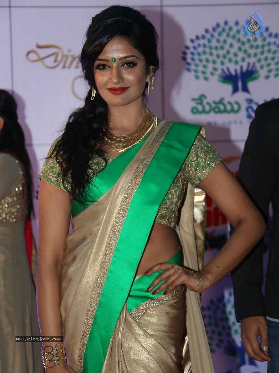 Vimala Raman New Stills - 38 / 60 photos
