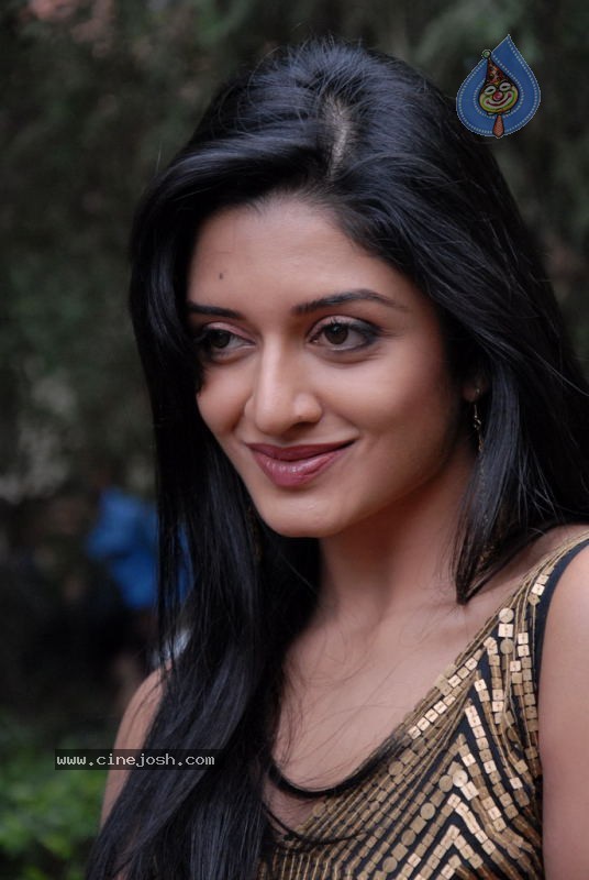 Vimala Raman Stills - 7 / 36 photos