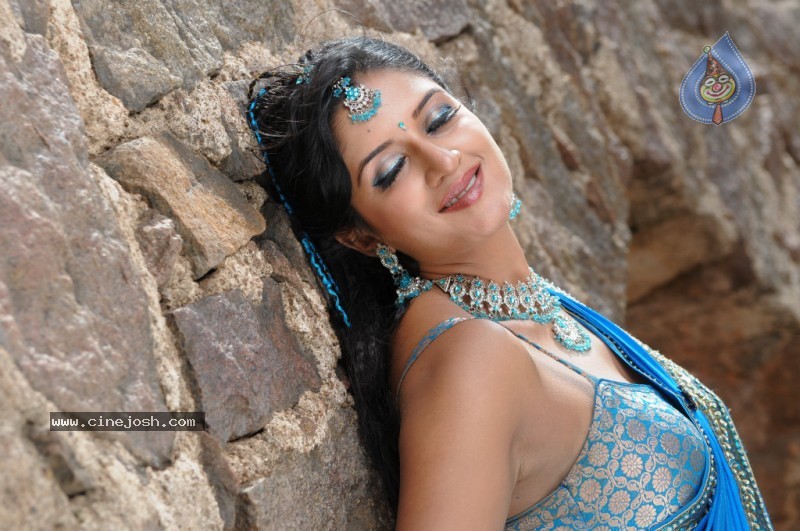 Vimala Raman Stills in Ranga the Donga Movie - 34 / 46 photos