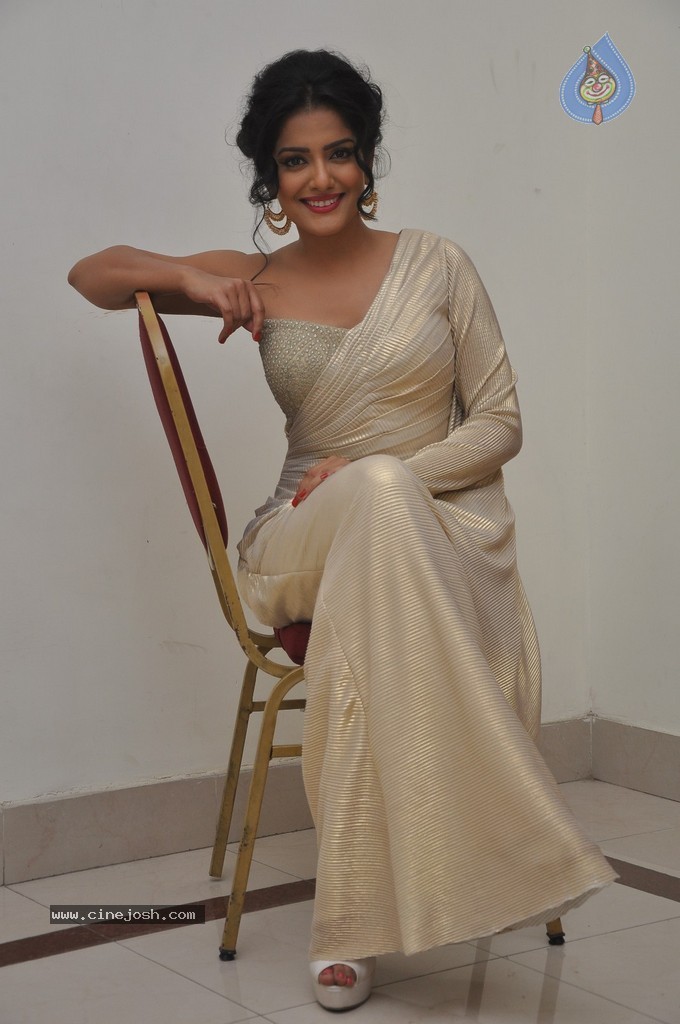 Vishakha Singh Hot Stills - 38 / 152 photos