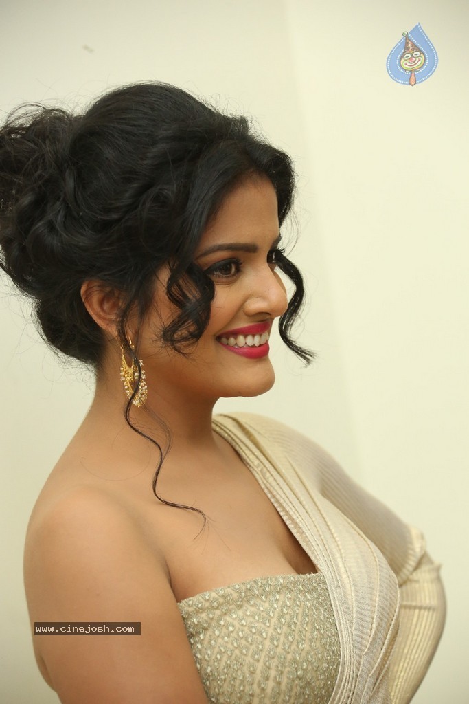 Vishakha Singh Hot Stills - 61 / 152 photos
