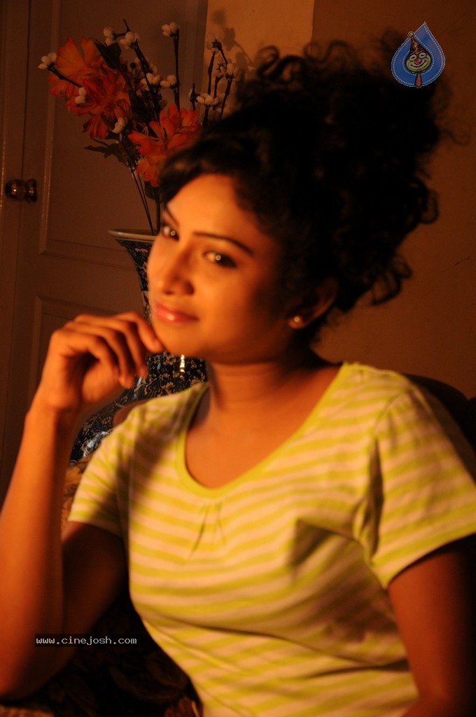 Vishnu Priya Gallery - 7 / 64 photos