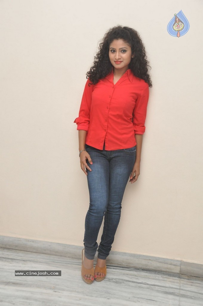 Vishnu Priya Gallery - 16 / 48 photos