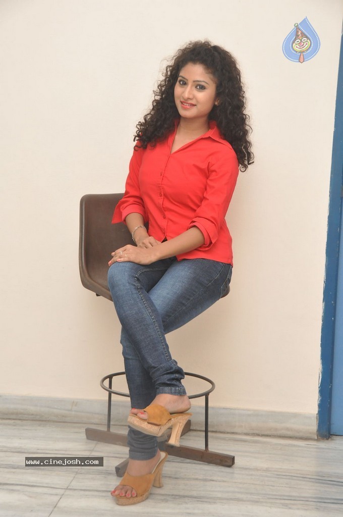 Vishnu Priya Gallery - 40 / 48 photos