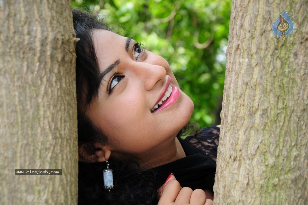 Vishnu Priya Images - 7 / 75 photos
