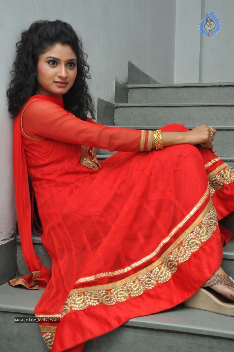 Vishnu Priya New Photos - 4 / 35 photos