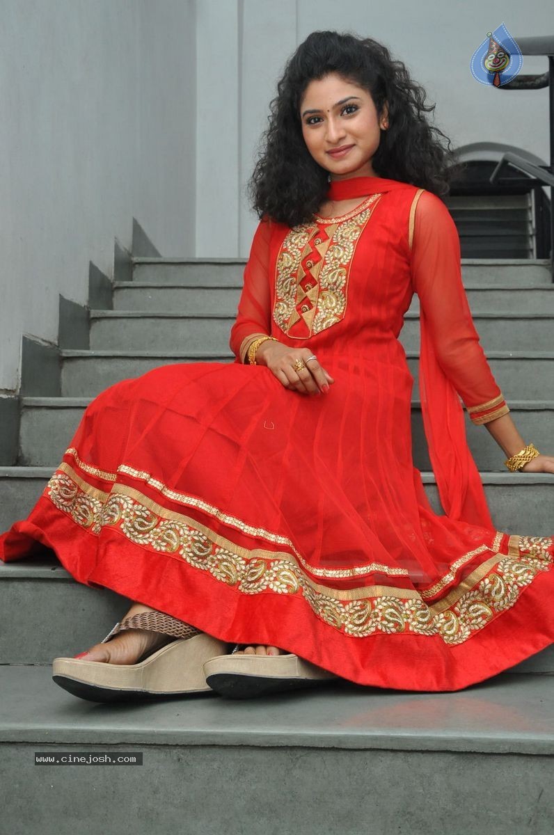 Vishnu Priya New Photos - 9 / 35 photos