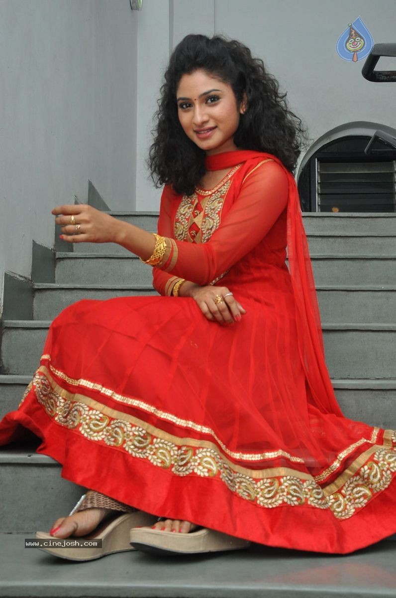 Vishnu Priya New Photos - 18 / 35 photos