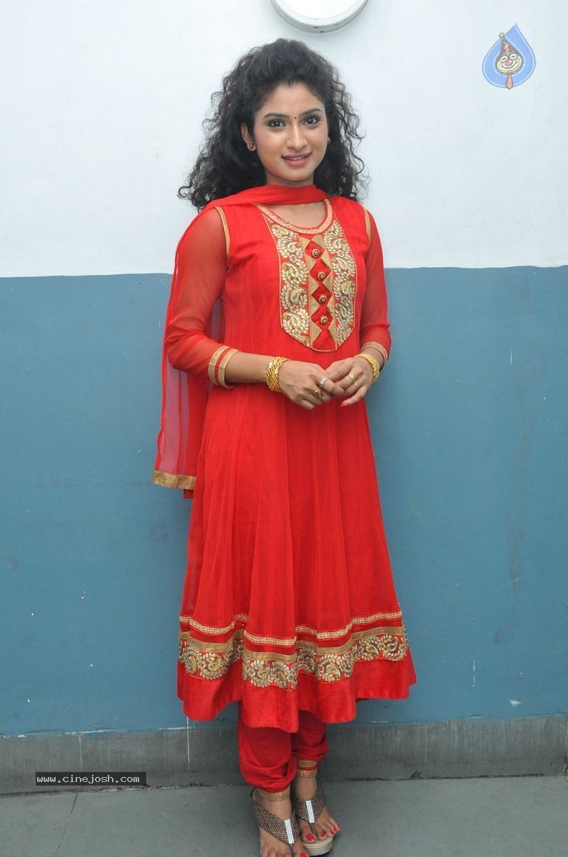 Vishnu Priya New Photos - 23 / 35 photos