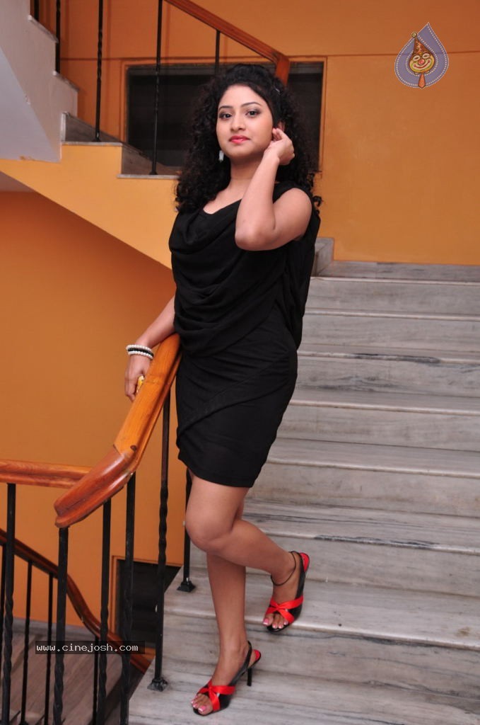 Vishnu Priya New Photos, - 4 / 88 photos