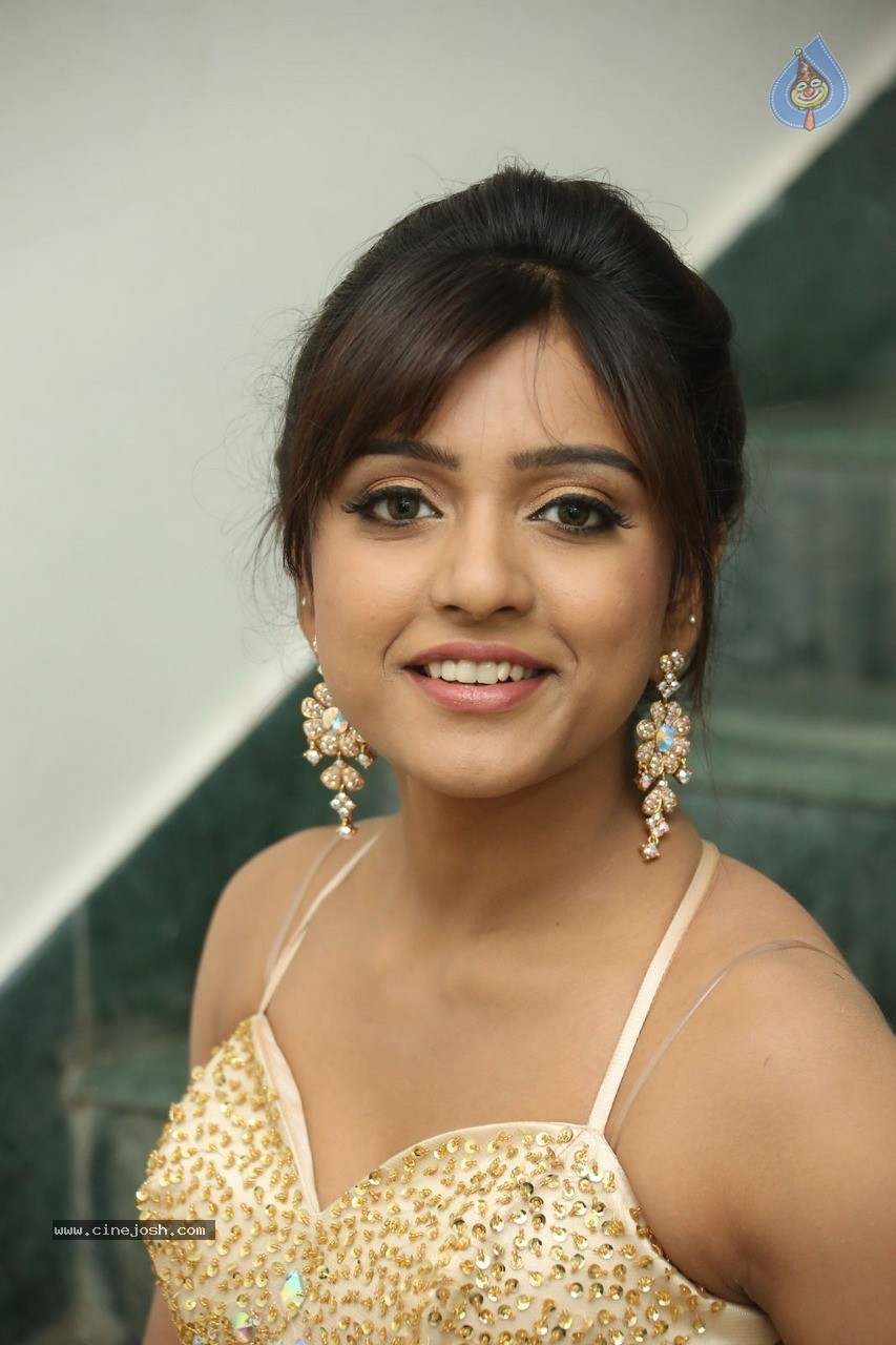 Vithika Sheru Latest Gallery - 38 / 80 photos