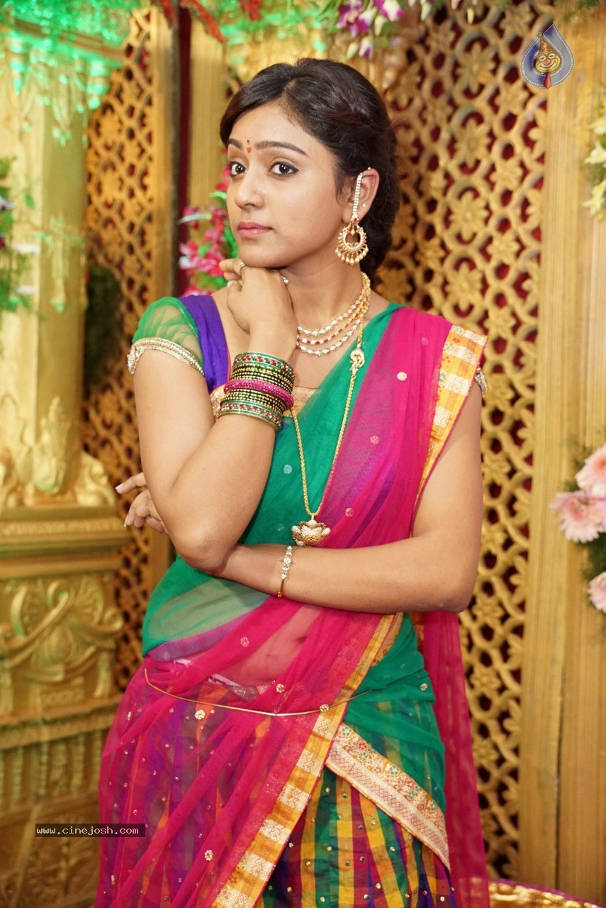 Vithika Sheru New Photos - 8 / 48 photos