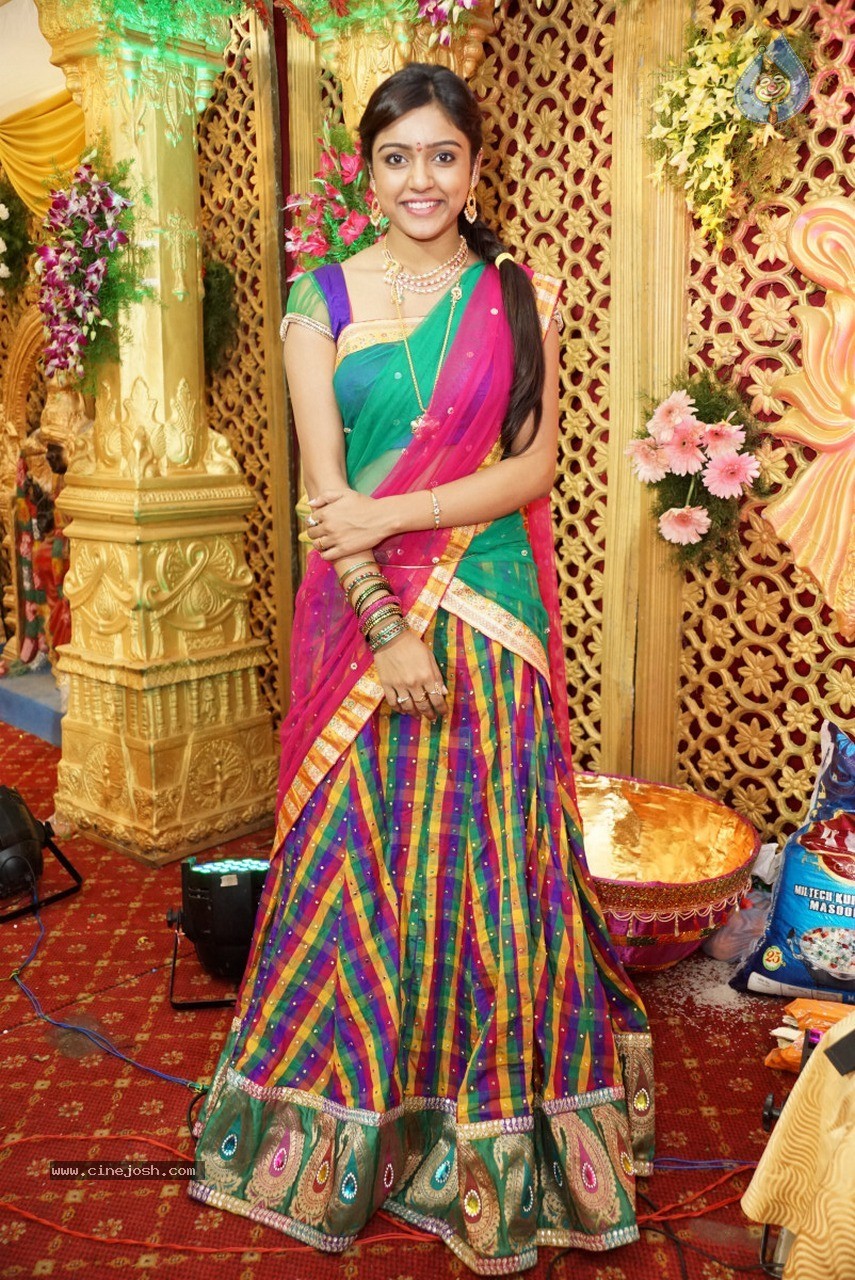 Vithika Sheru New Photos - 10 / 48 photos