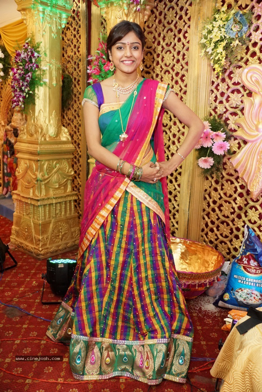 Vithika Sheru New Photos - 17 / 48 photos