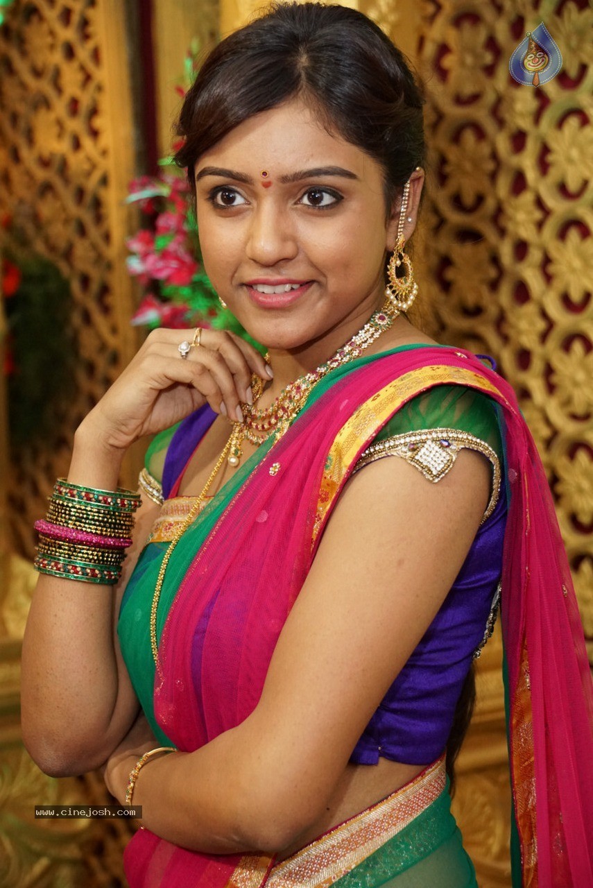 Vithika Sheru New Photos - 24 / 48 photos