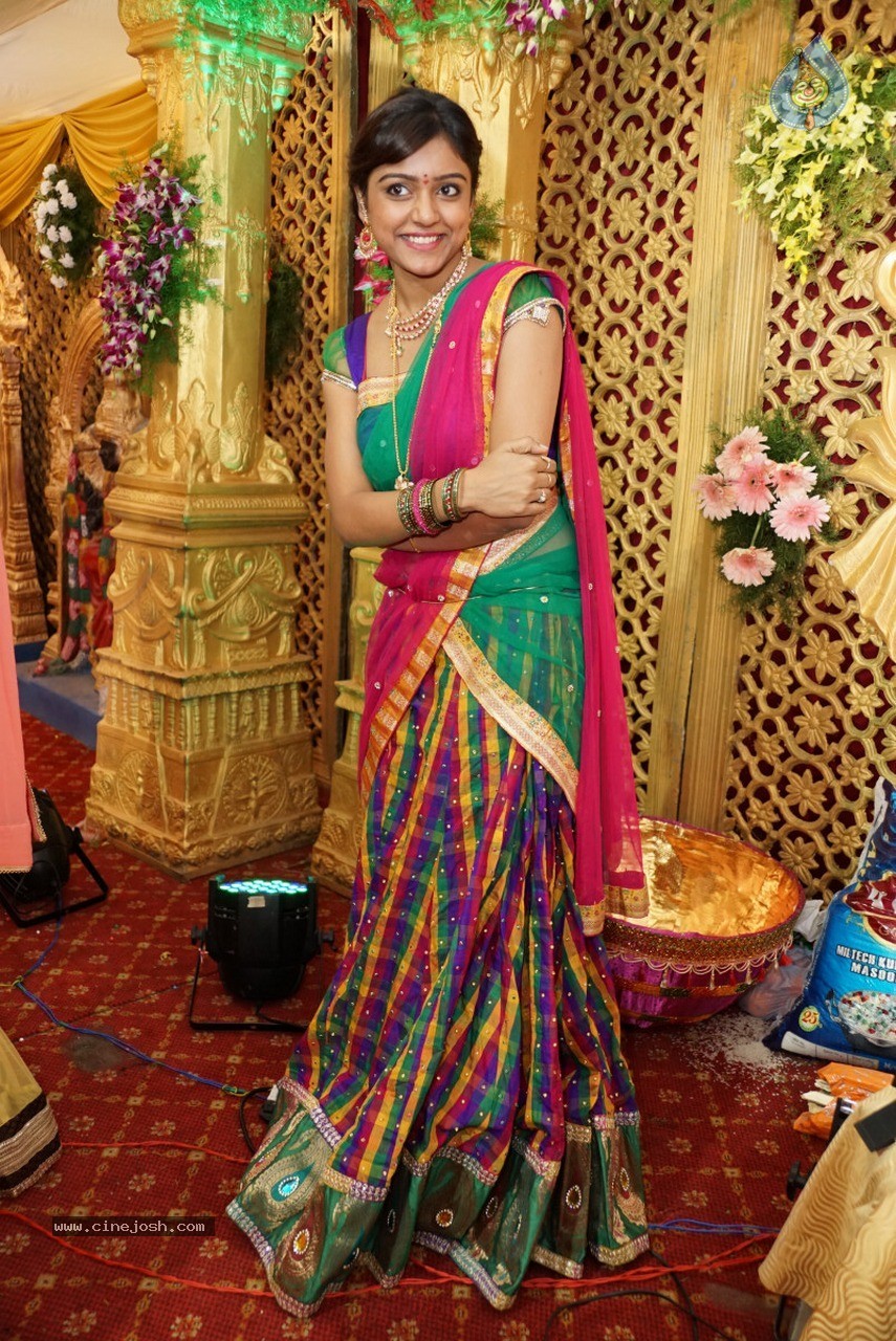 Vithika Sheru New Photos - 31 / 48 photos