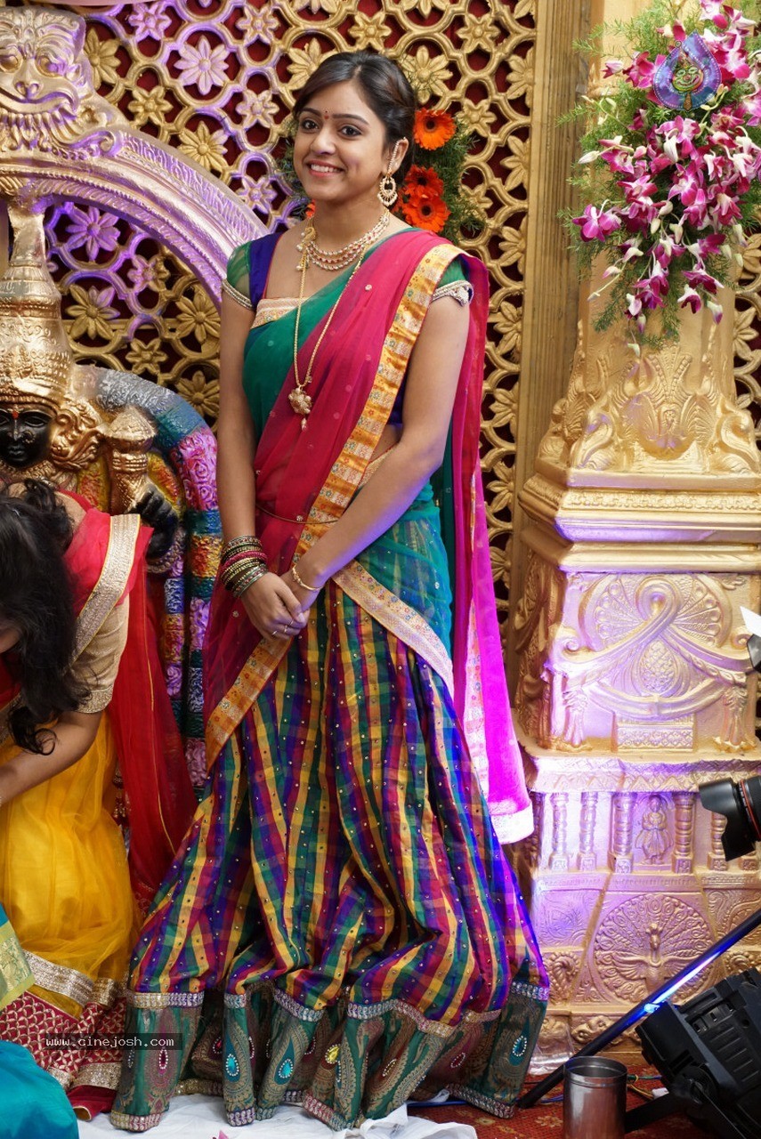 Vithika Sheru New Photos - 36 / 48 photos