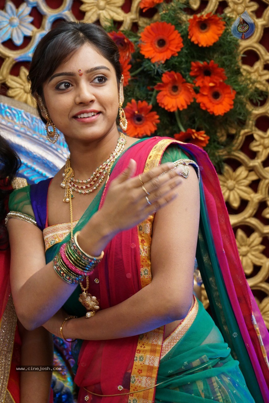 Vithika Sheru New Photos - 46 / 48 photos