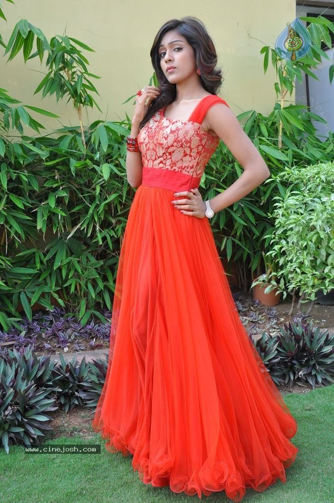 Vithika Sheru New Pics - 6 / 73 photos