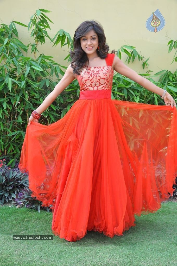 Vithika Sheru New Pics - 37 / 73 photos