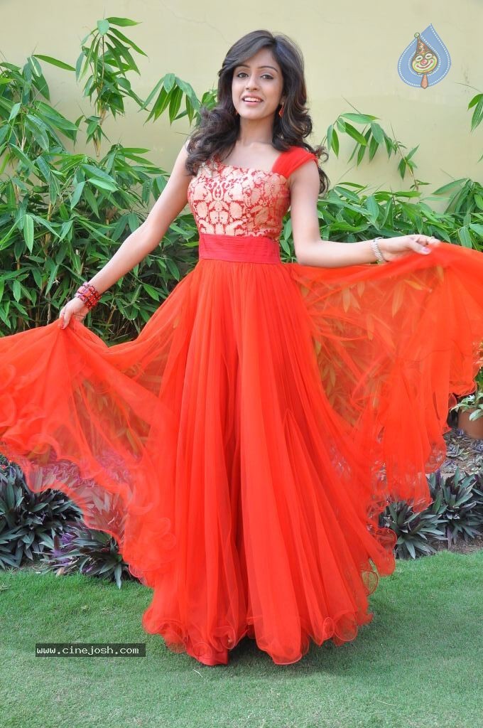 Vithika Sheru New Pics - 65 / 73 photos