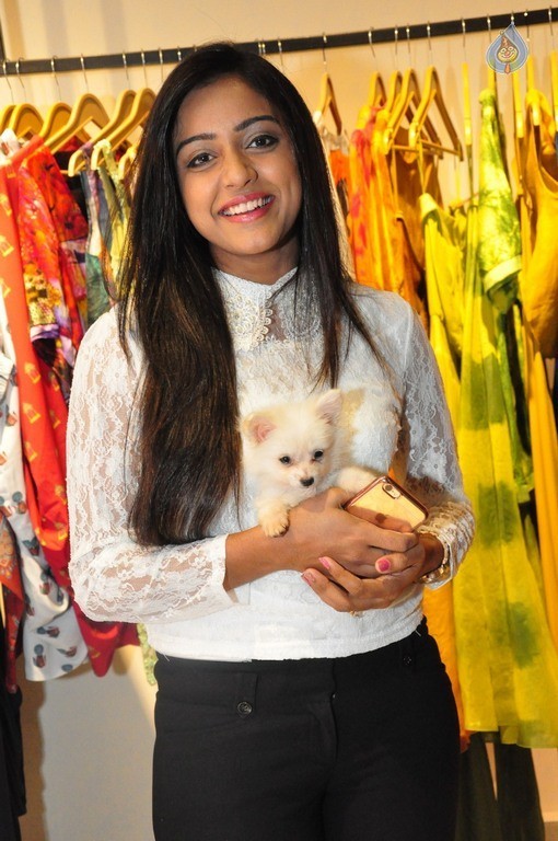 Vithika Sheru New Pics - 9 / 32 photos