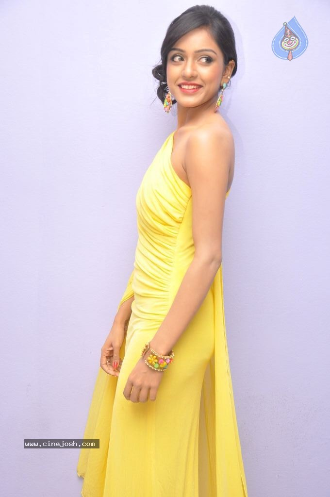 Vithika Sheru New Stills - 25 / 73 photos