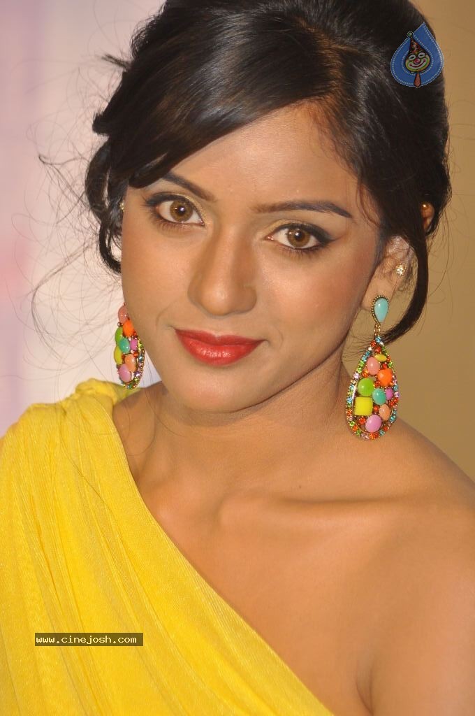 Vithika Sheru New Stills - 44 / 73 photos