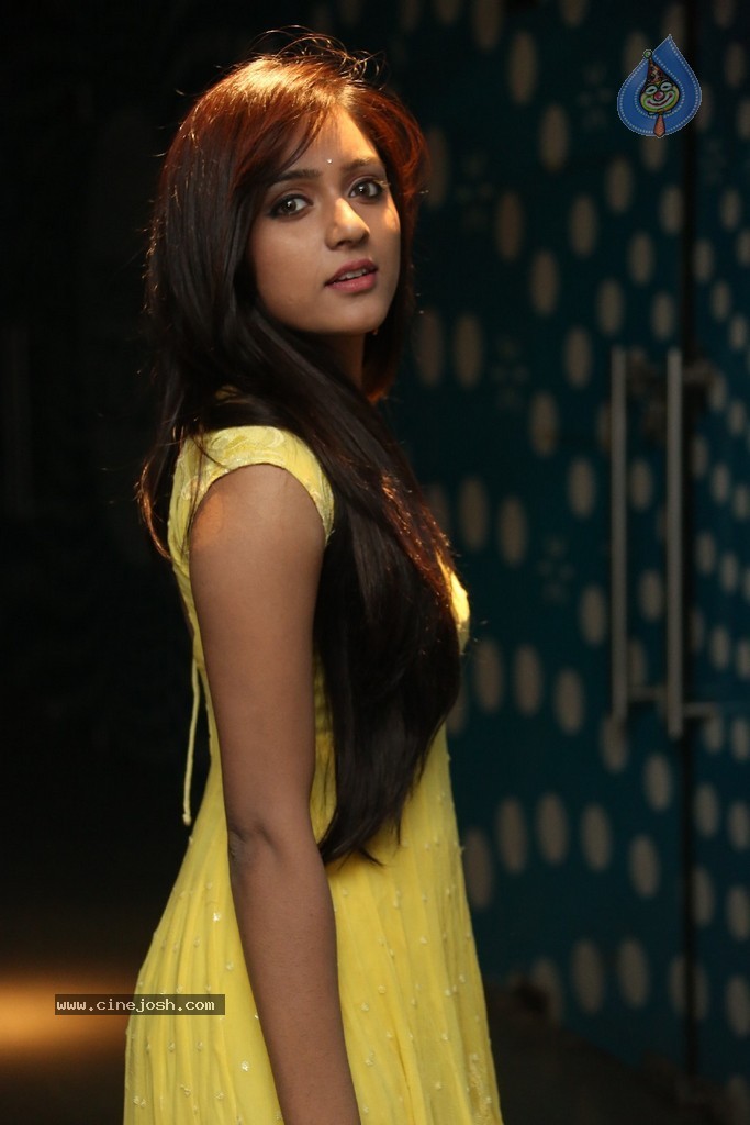 Vitika Seru Latest Pics - 66 / 83 photos