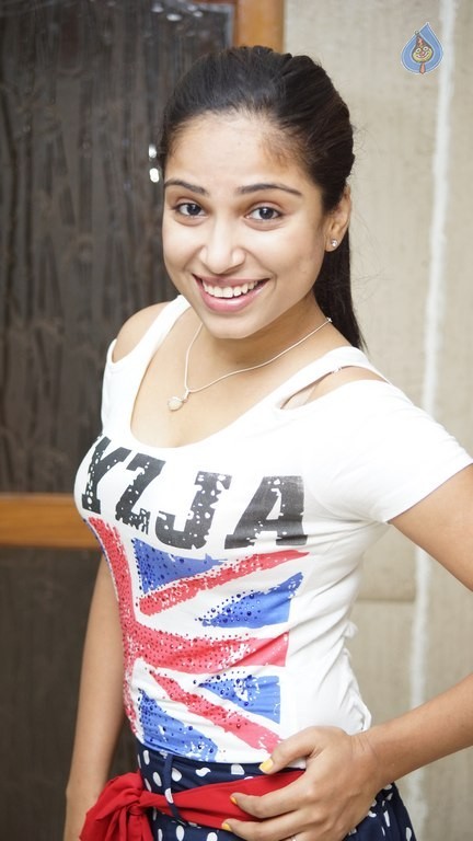 Vrushali Gosavi Latest Pics - 13 / 28 photos